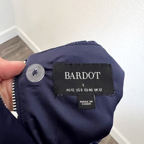 [Bardot] Navy Blue Deep V-Neck Venice Floral Lace Tiered Mini Dress Size Large L - Picture 12 of 13